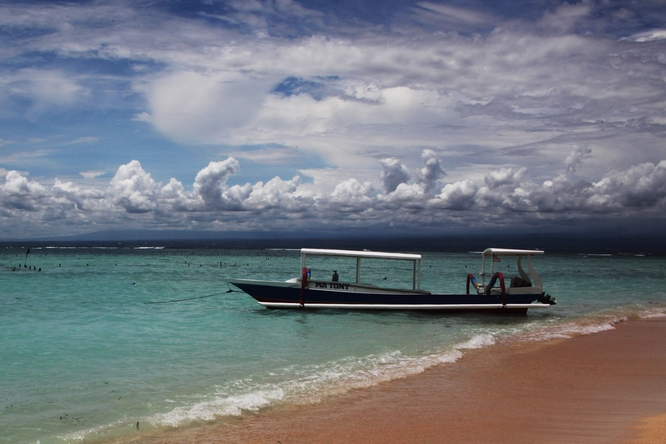 三等獎 綜合部 王雨 夢幻藍夢島.jpg